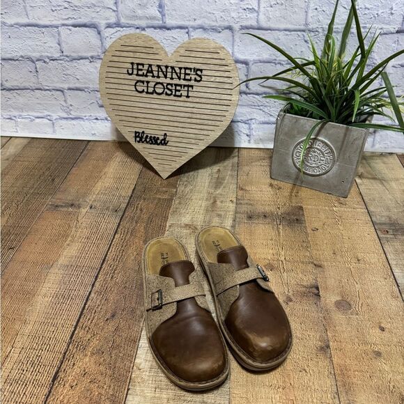 Naot Cosmopolitan
Avignon - Picture 3 of 13